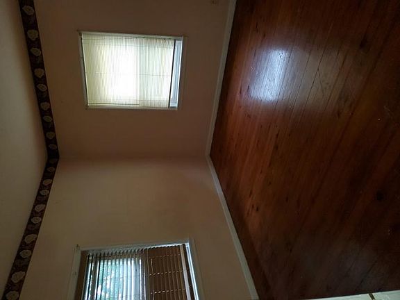 4th image of 108 E Main St #B
