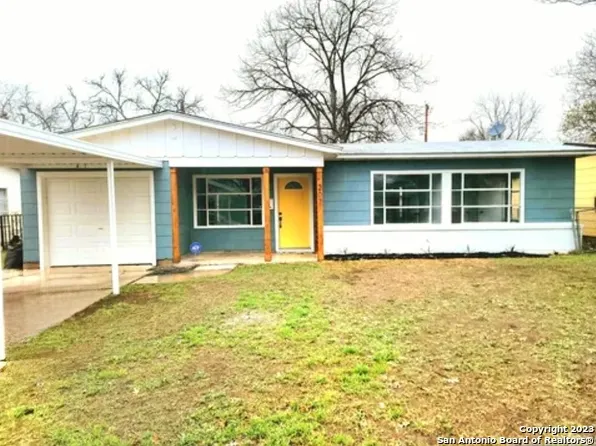 207 MARMOK AVE, San Antonio, TX 78220