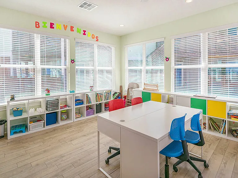 Los Prados Apartment Homes — Photo 19