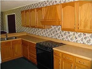 4th image of 12057 Oakwood Cir