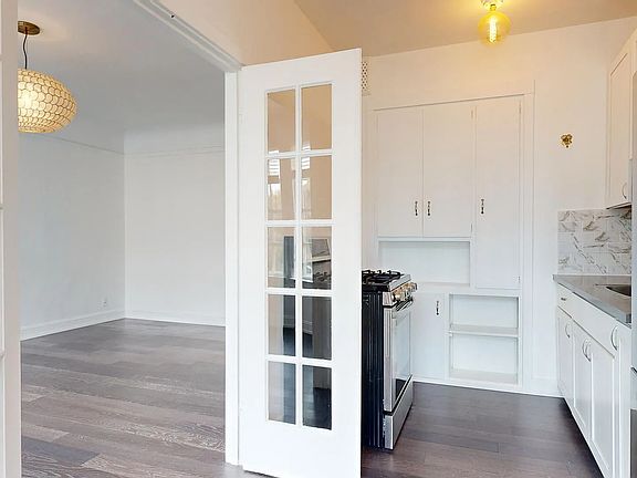 4th image of 1905 Laguna St APT 204