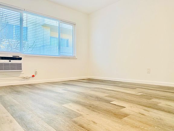 5th image of 10707 Landale St APT 7