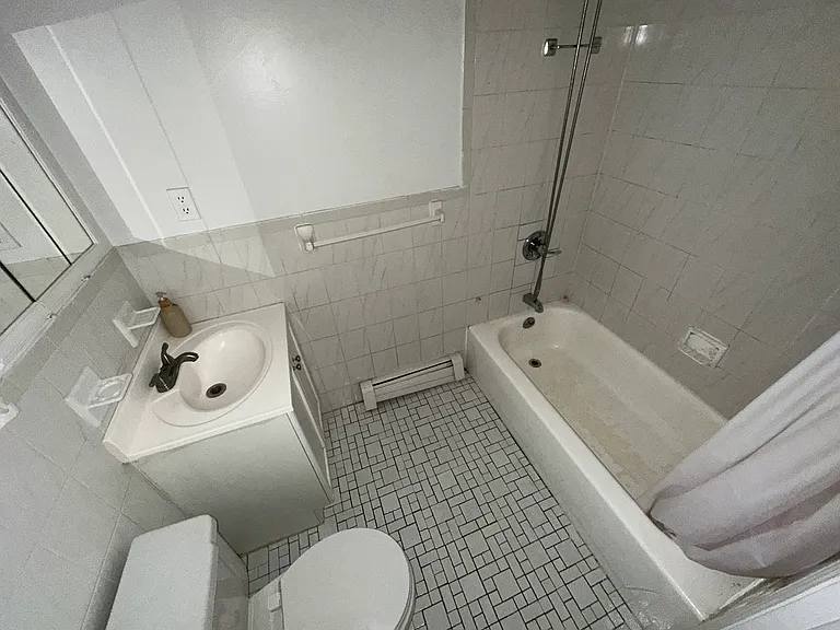 43-18 44th St #1D — Photo 3