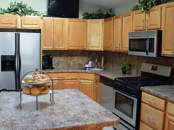 4th image of 368 Grantwood Ave