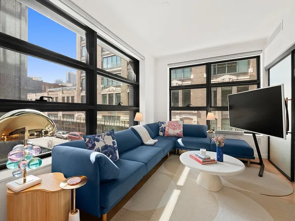 547 W 47th St Room 309, New York, NY 10036