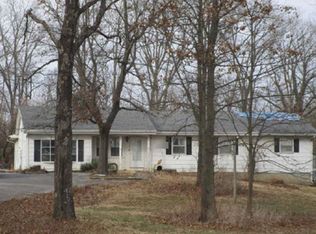 15736 E Salem Church Rd, Mount Vernon, IL 62864