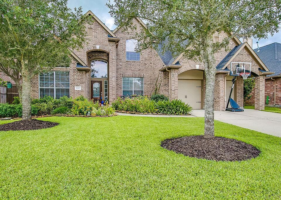 1st image of 28207 Emerald Creek Ln