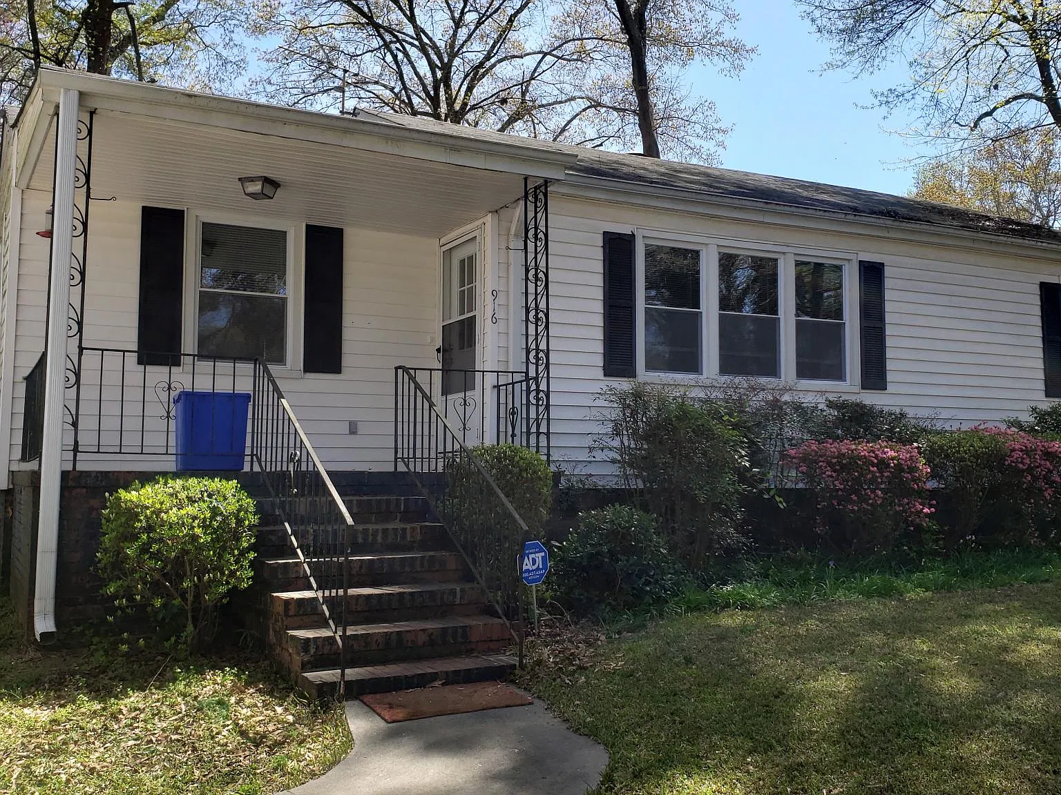 2 bed, 1.5 bath, 1125 sqft, $1,300 — Photo 3