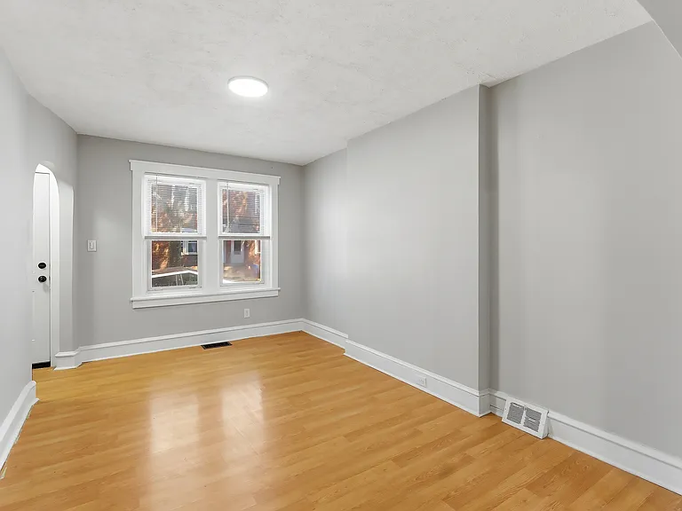 71 Amboy Ave — Photo 7