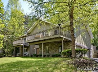 53 Foxridge Dr, Fletcher, NC 28732