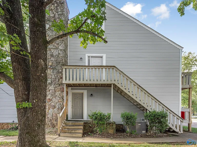 9018 Mahogany Row SE #A — Photo 8