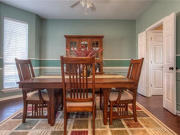 2nd image of 3132 Waterside Dr