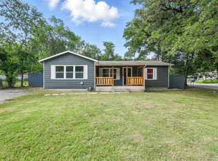 617 Alfred Dr, Azle, TX 76020