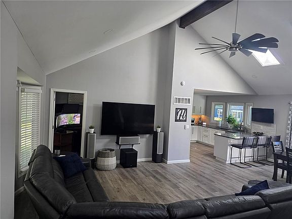 5th image of 3710 NE Beechwood Dr