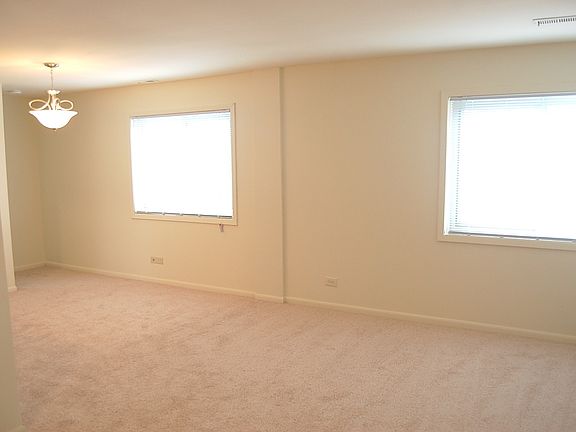 3rd image of 228 Des Plaines Ave APT 301
