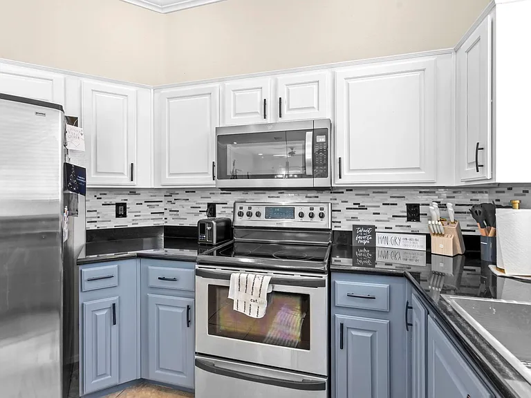 174 Twin Towers Ave — Photo 18