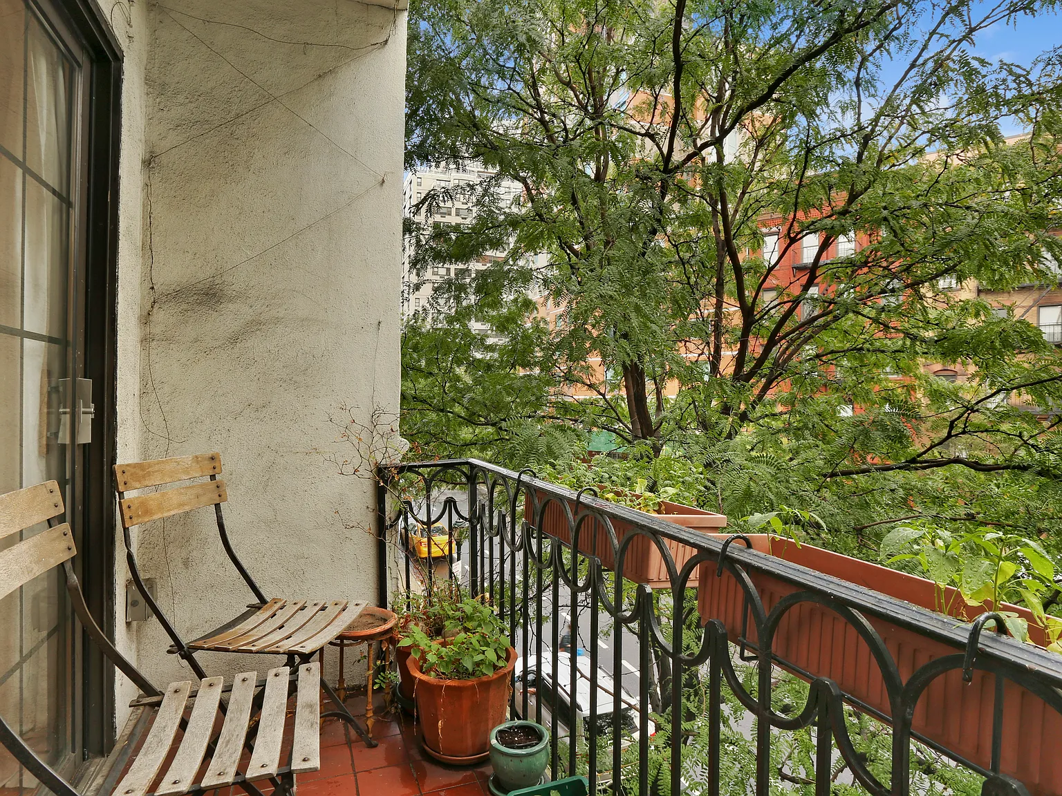 214 East 9th Street — Photo 4