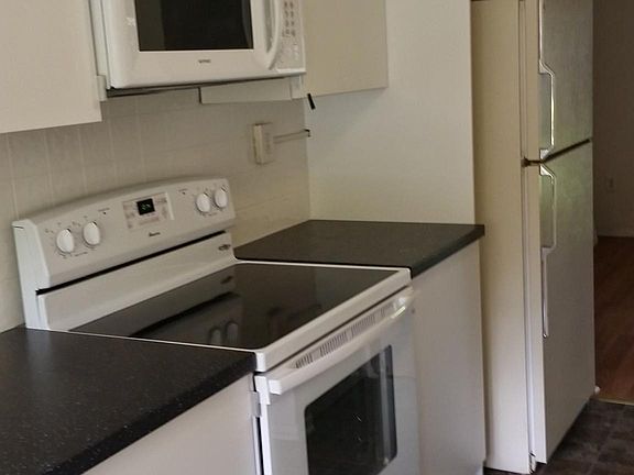 2nd image of 1204 Stonewood Ct
