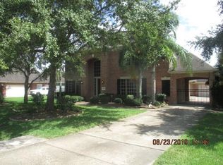 1615 Pine Crest Dr, Pearland, TX 77581