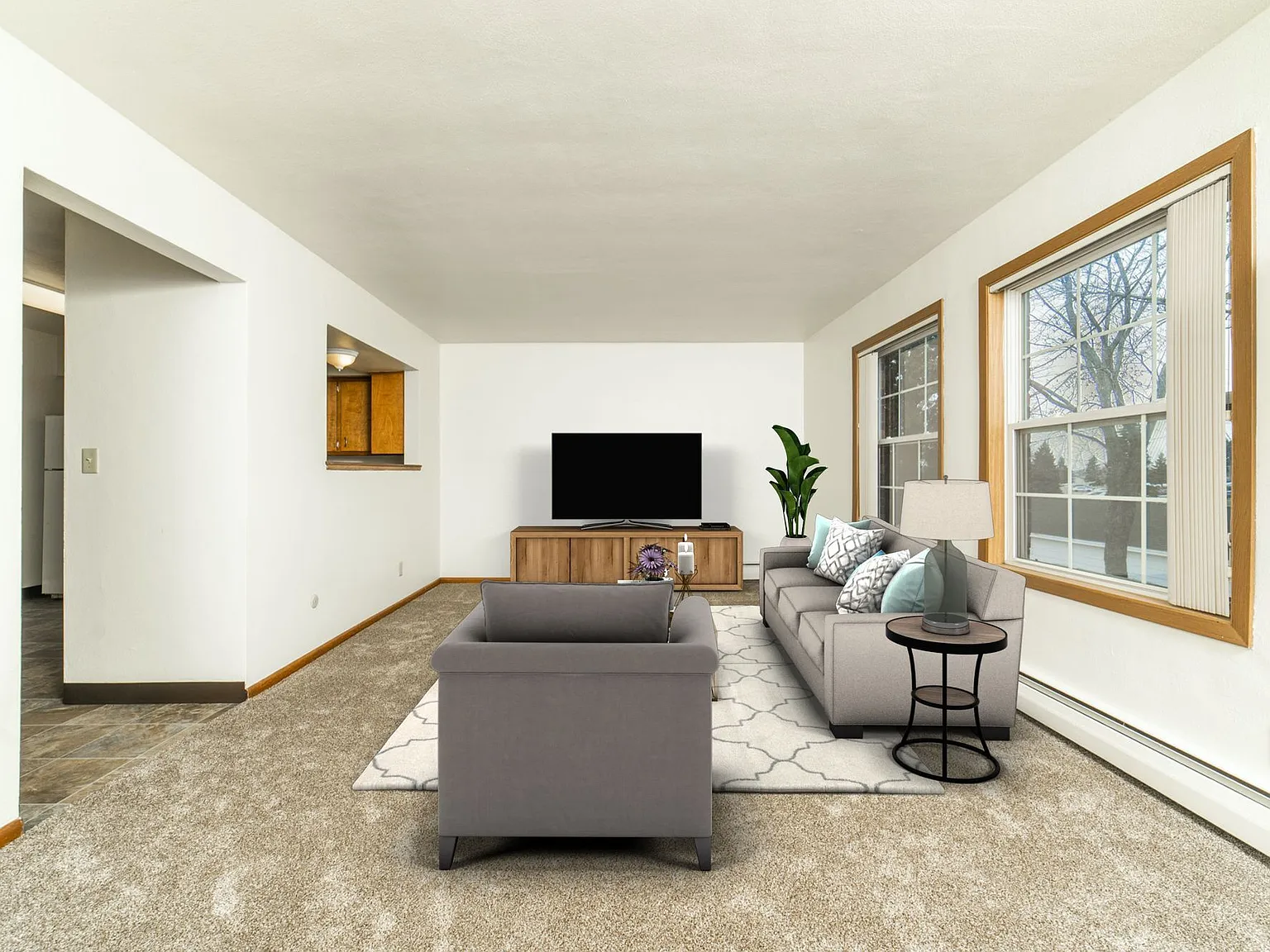 Colonial Village Apartments — Photo 2