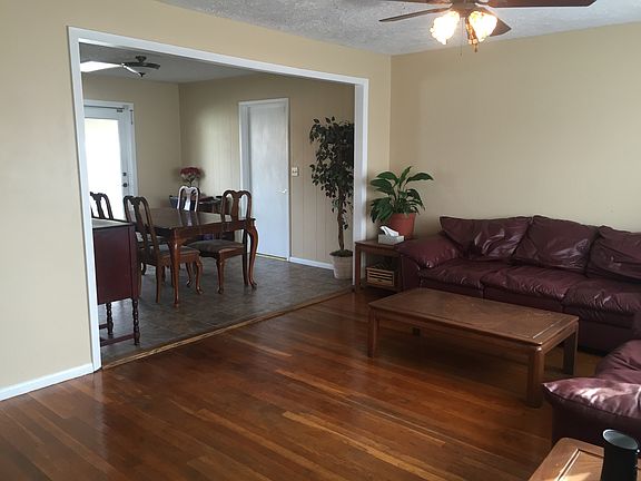 3rd image of 421 Wayside Dr