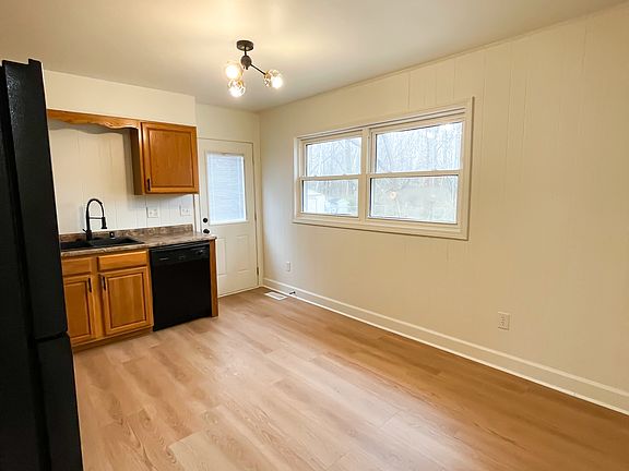 3rd image of 804 Park Avenue Ct