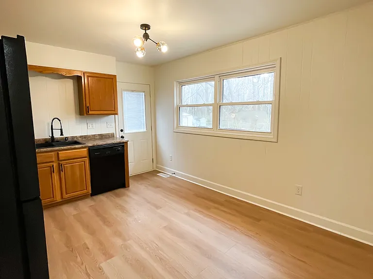 804 Park Avenue Ct — Photo 3