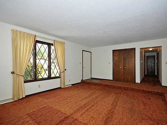 3rd image of 1725 Beech Dr S