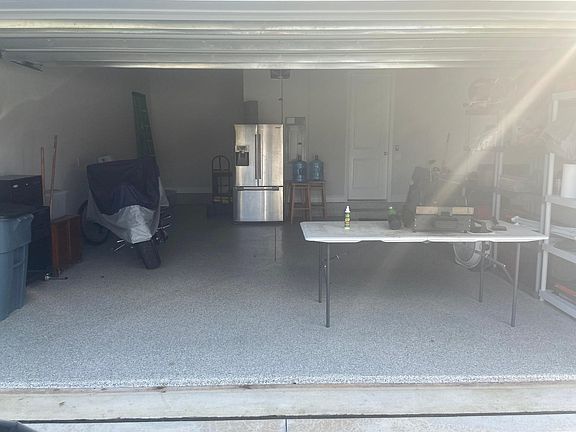 4th image of 956 Keystone Corners Blvd