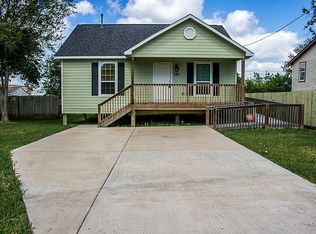 320 10th St, San Leon, TX 77539