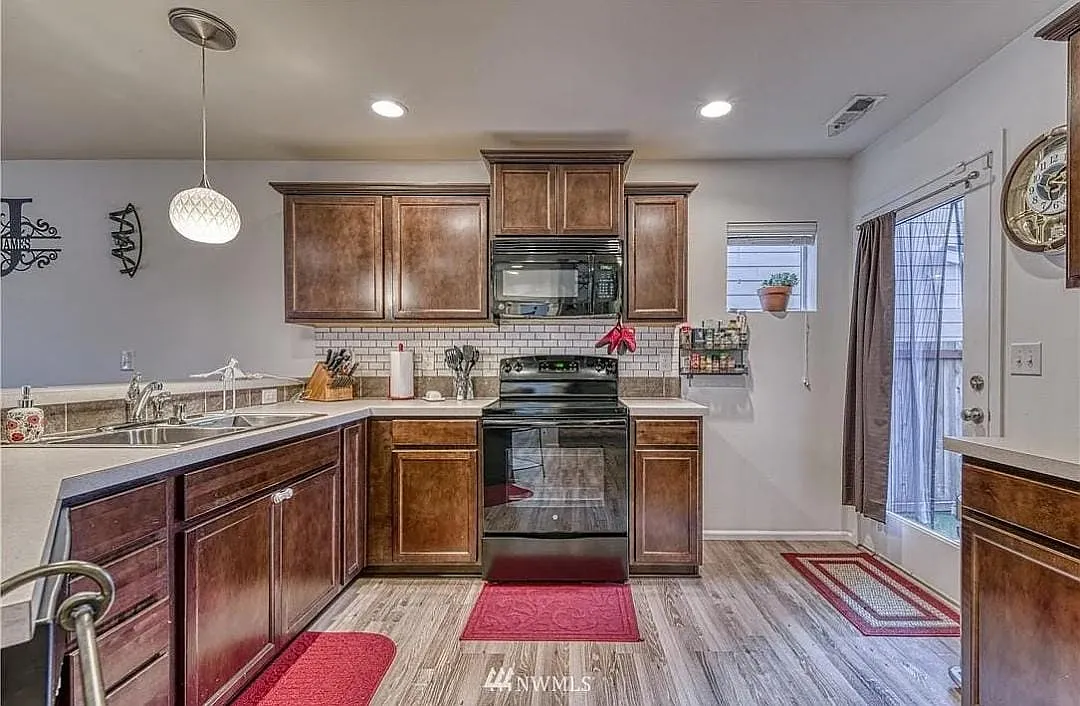 3 bed, 1545 sqft, $2,900 — Photo 3