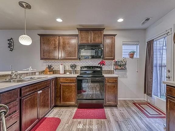 3rd image of 1714 E 50th St