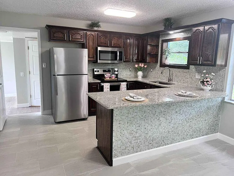 2410 S Brocksmith Rd — Photo 8