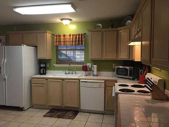 5th image of 105 Mindes Dr