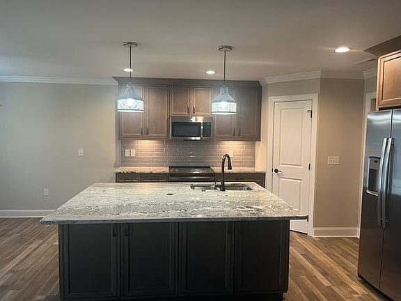 2nd image of 113 Scarlette Ln