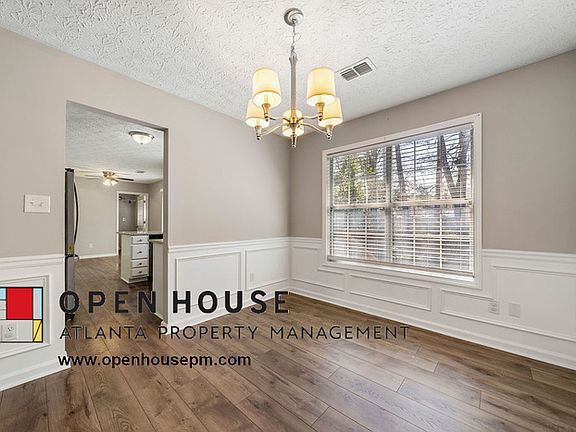 4th image of 4044 Paloverde Dr NW