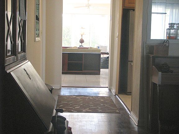 5th image of 1006 N Ocean Breeze