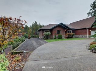 671 E Country Club Dr E, Union, WA 98592