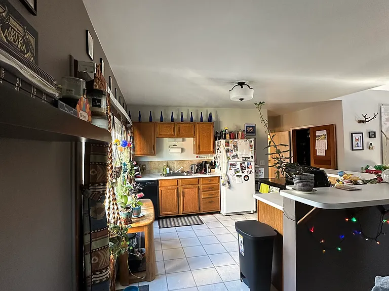 430 Oxford St #3 — Photo 7
