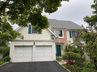 22 Primrose Way, Warren, NJ 07059