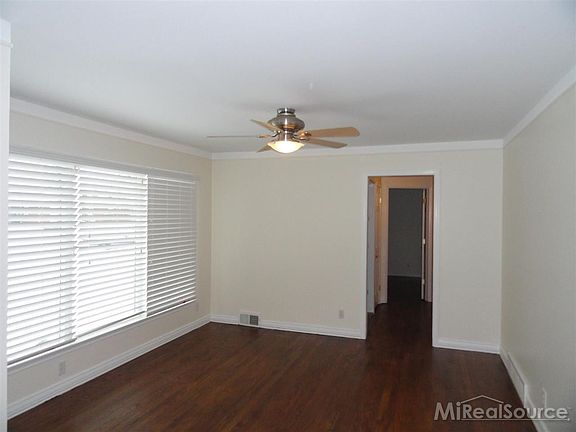 3rd image of 23835 Panama Ave