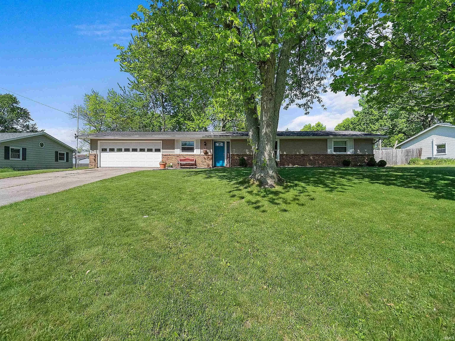 Kirklynn Dr Ranch — Photo 1