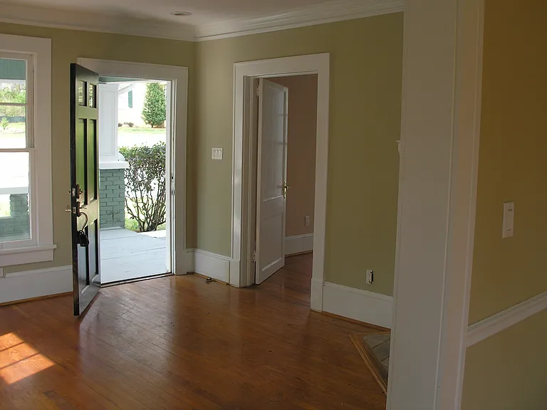 565 Mead St SE — Photo 5