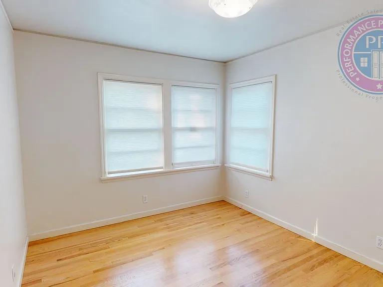 3935 NE 74th Ave — Photo 10