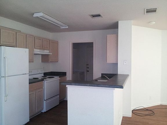 3rd image of 106 Cedargrove