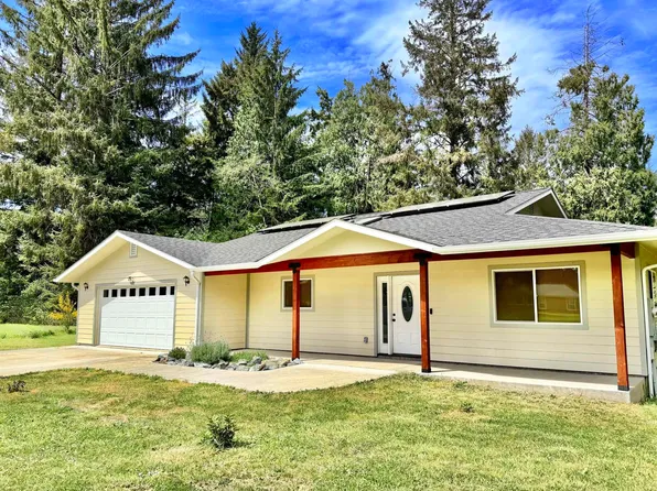 130 Seashore Dr, Crescent City, CA 95531