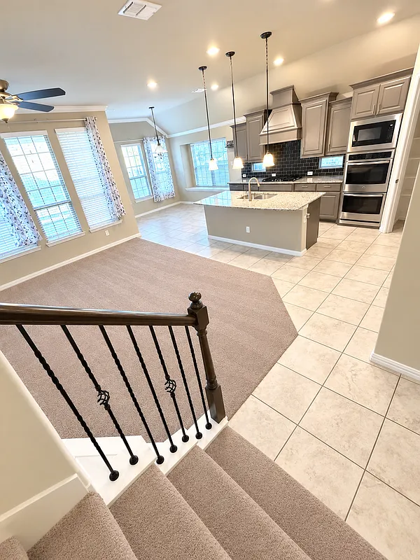 4 bed, 3.5 bath, 2712 sqft, $3,295 — Photo 4