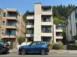 4222 Beach Dr SW APT 301, Seattle, WA 98116
