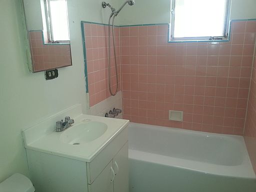 2nd image of 1091-93 Connecticut St