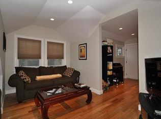 24 Crosby Rd #3, Chestnut Hill, MA 02467